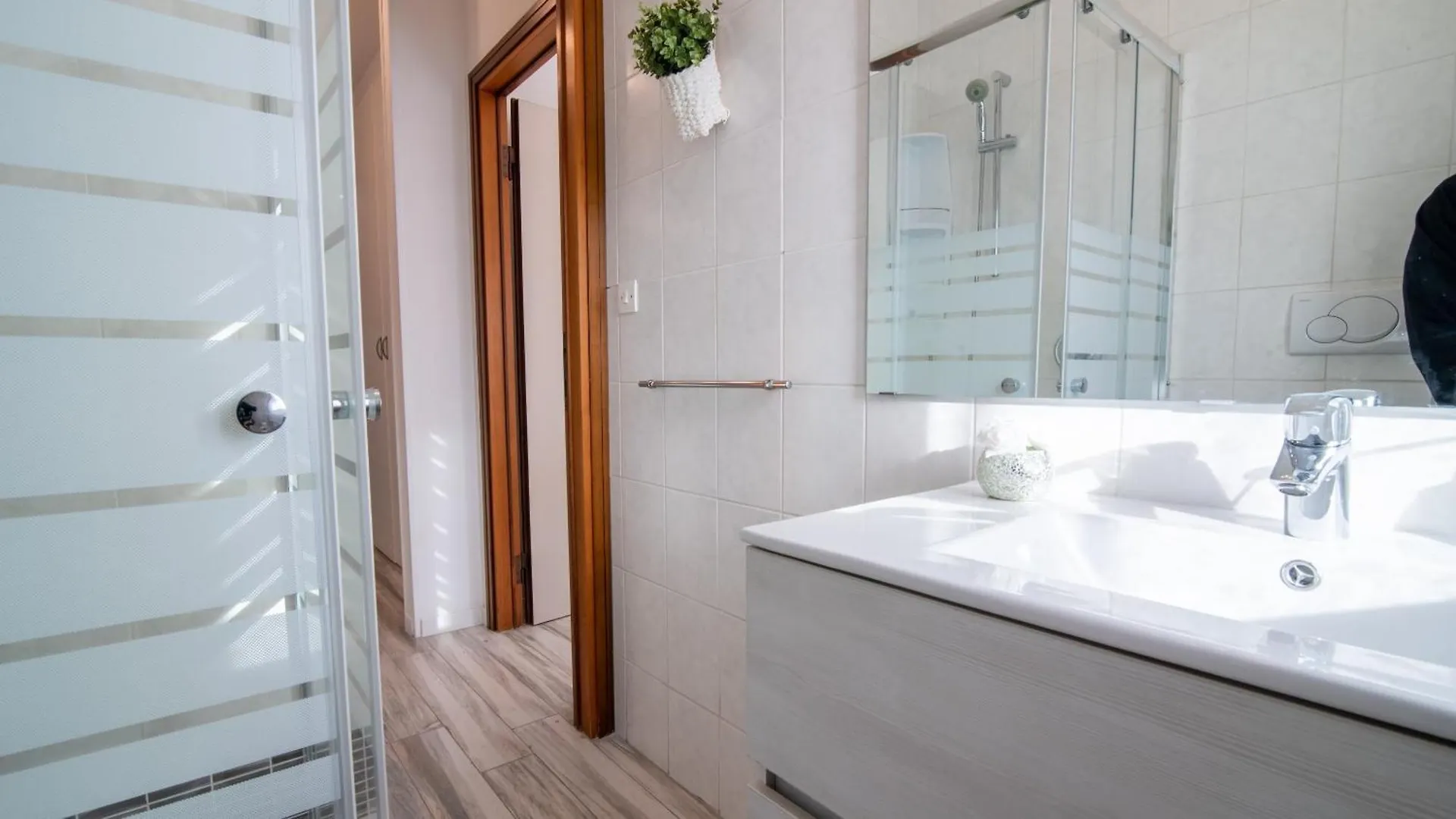 Zu - Casa Carla - Ol Apartment Peschiera del Garda 0*,  Italy